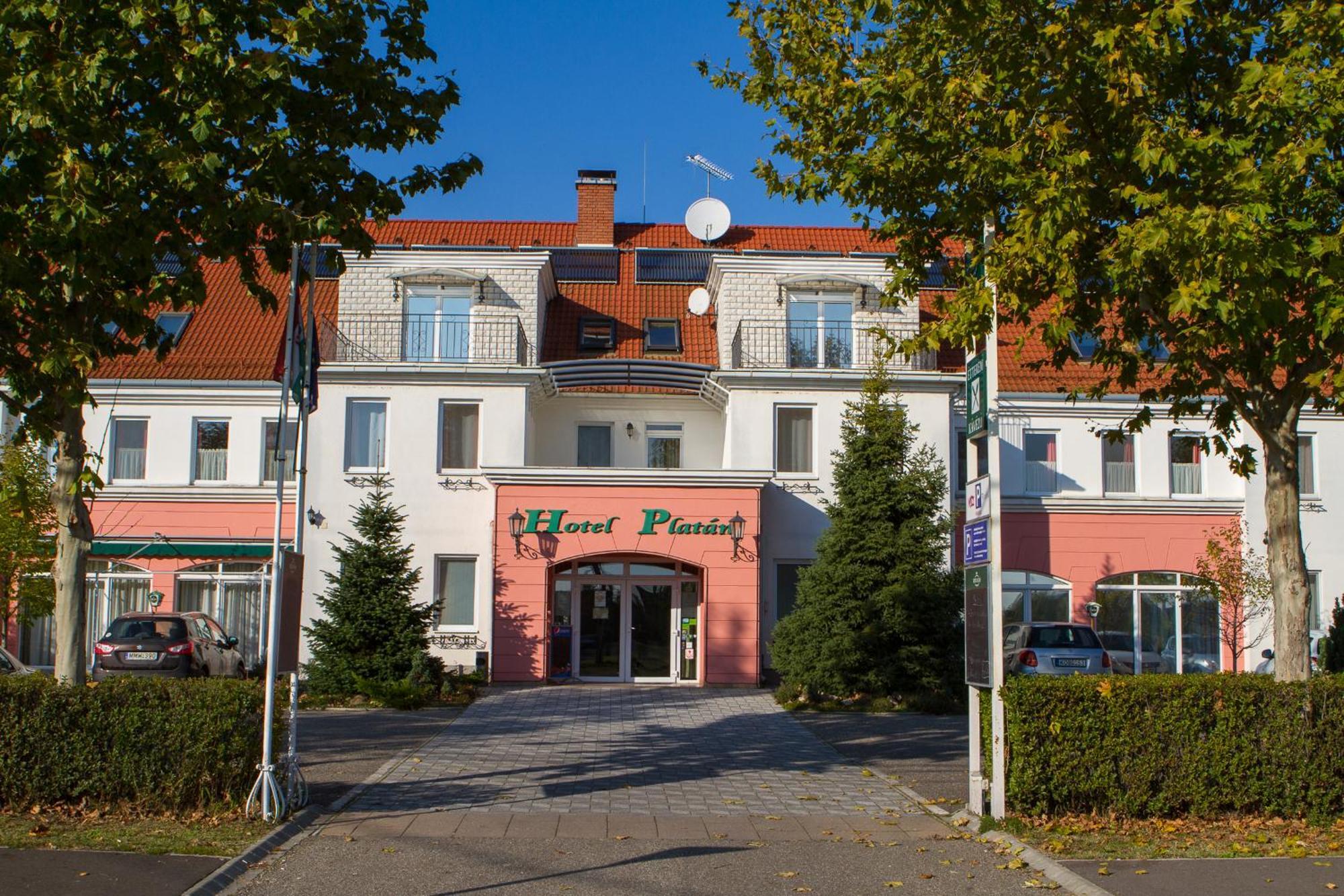 Platan Hotel Debrecen Exterior foto