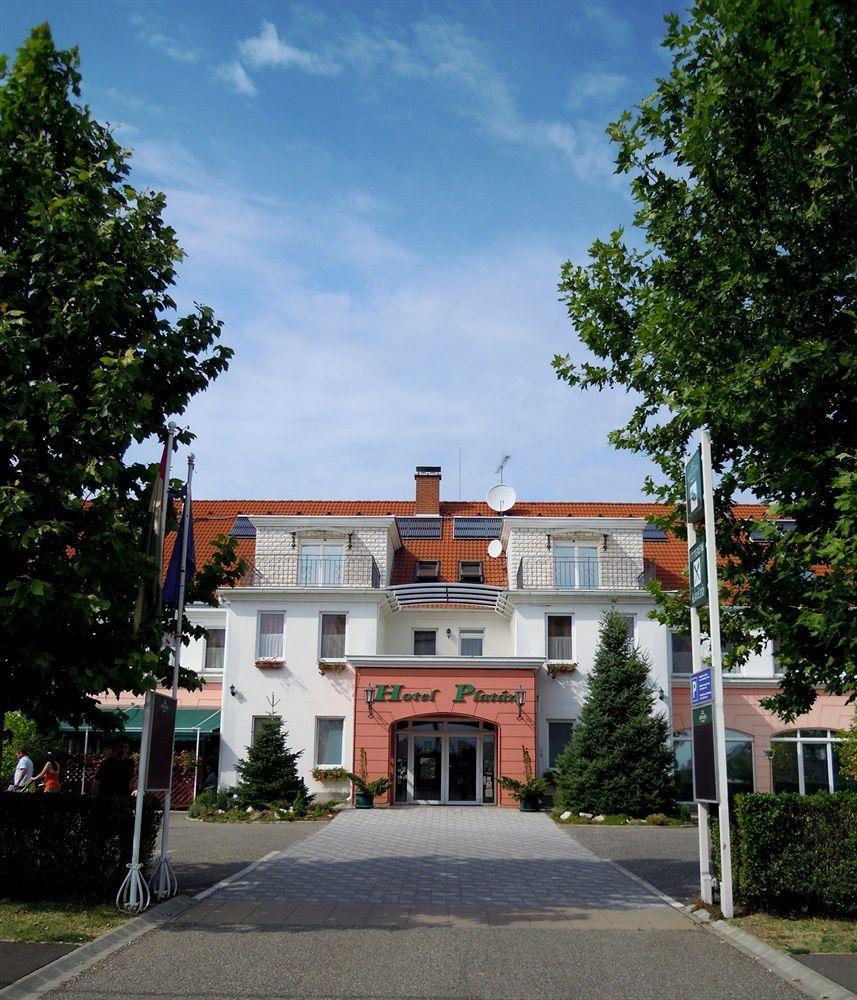 Platan Hotel Debrecen Exterior foto